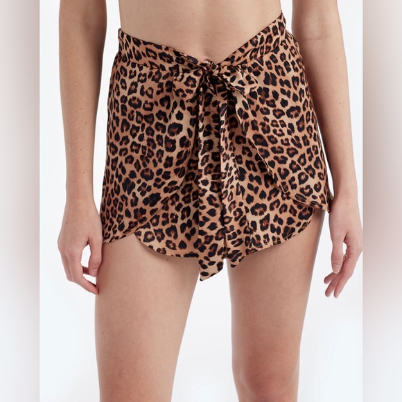 Summersalt The Silky Wrap Shorts green palm size L - Picture 5 of 8